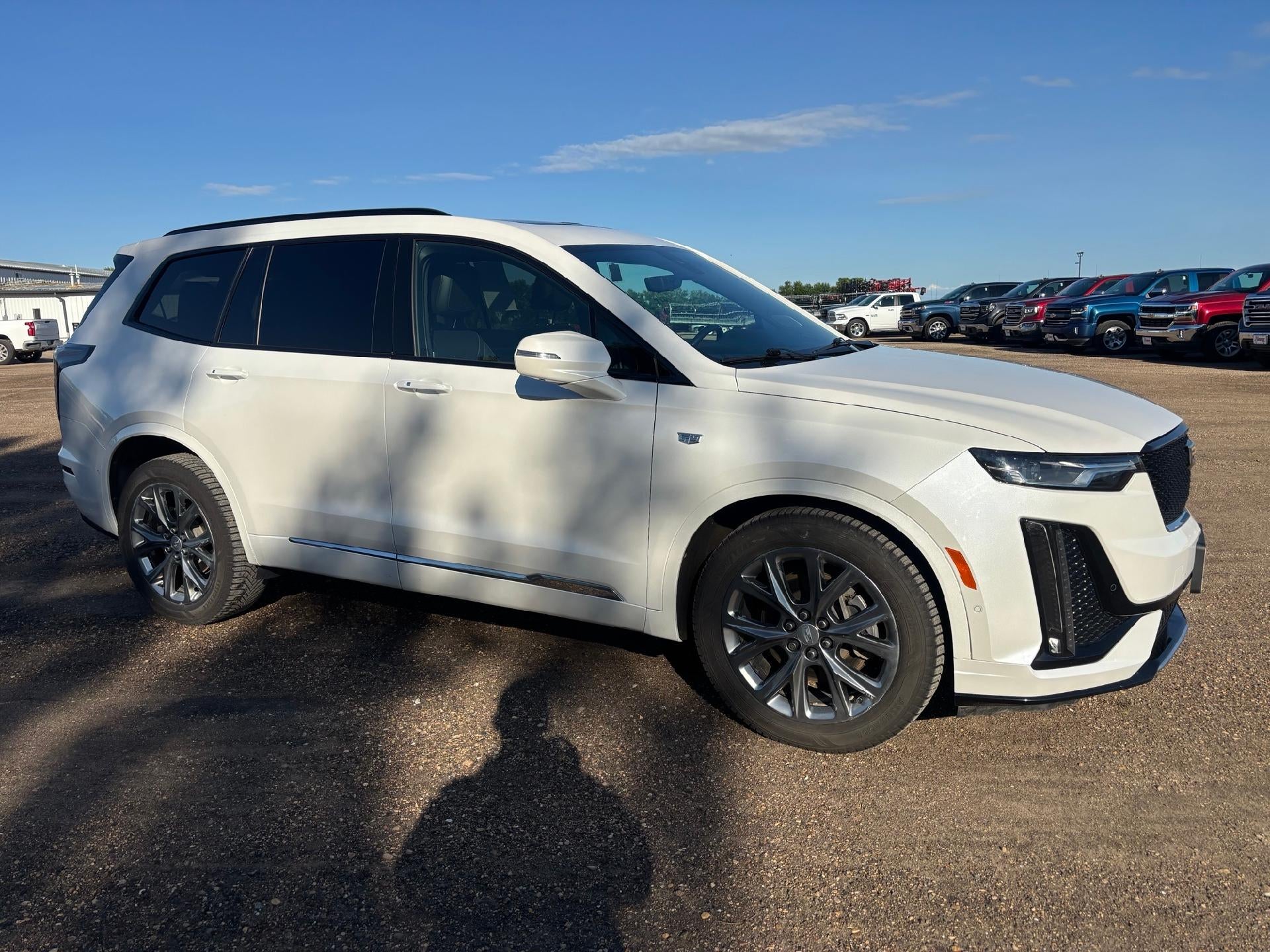 2020 Cadillac XT6 — rear three-quarter view